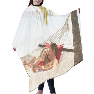 Personality  Romantic Couple Relaxing In Beach Hammock Hair Cutting Cape