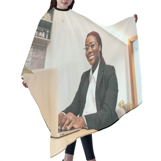 Personality  Black Business Woman Working On Laptop Wearing A White Shirt Hair Cutting Cape