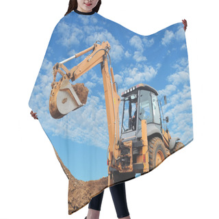 Personality  Excavator Loader With Rised Backhoe Hair Cutting Cape