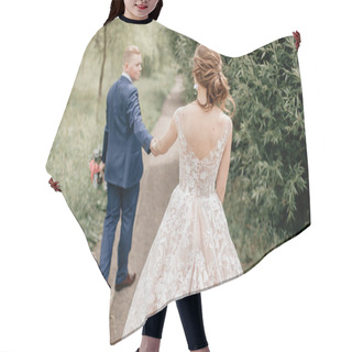 Personality  Beautiful Wedding Couple Outdoor Portrait Hair Cutting Cape