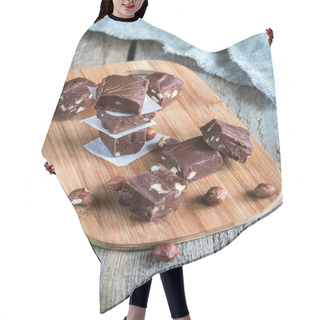 Personality  Fudge With Hazelnuts Hair Cutting Cape