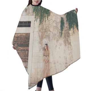 Personality  Shabby Wall Hair Cutting Cape