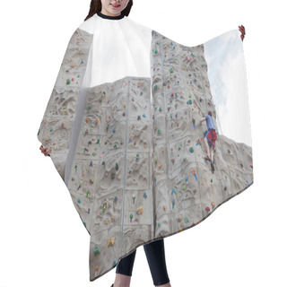 Personality  Climbing Wall Hair Cutting Cape