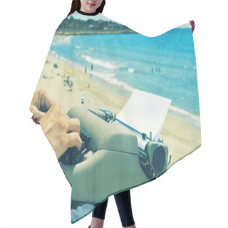 Personality  Young Man Typewriting On The Beach Hair Cutting Cape