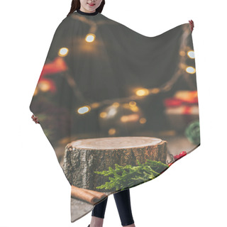 Personality  Wooden Stump With Cinnamon Sticks, Fir Tree And Christmas Light Garland  Hair Cutting Cape