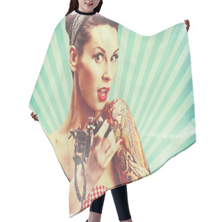 Personality  Pin-Up Girl With Tattoos, Retro Style Imagery Hair Cutting Cape
