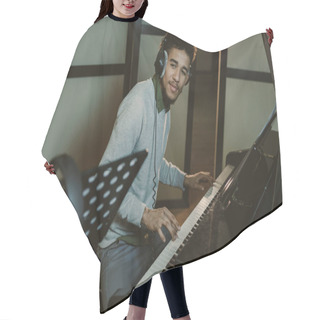 Personality  Handsome Smiling Piano Player Performing Song Hair Cutting Cape
