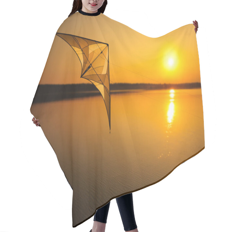Personality  Kite Flying At Sunset Hair Cutting Cape
