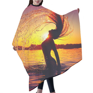 Personality  Girl Splashing Water With Her Hair Hair Cutting Cape