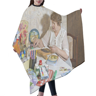 Personality  Happy Elderly Woman - Artist Makes Decoupage Hair Cutting Cape