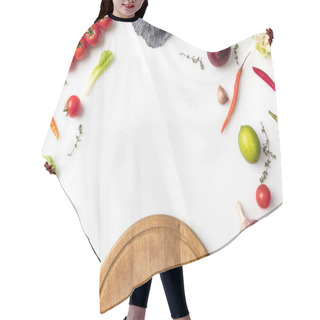 Personality  Wooden Board And Unprocessed Vegetables Hair Cutting Cape