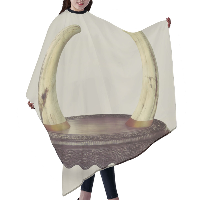 Personality  Podium Tusks hair cutting cape