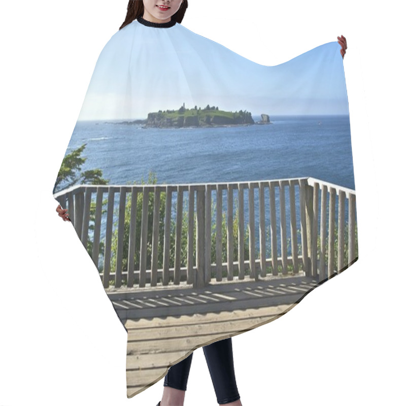 Personality  Lighthouse Island Viewpoint Hair Cutting Cape