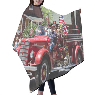 Personality  Vintage Firetruck On Parade Hair Cutting Cape