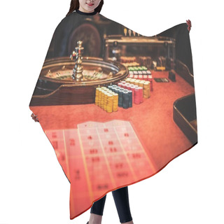Personality  Casino Roulette Wheel Table Hair Cutting Cape