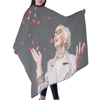 Personality  Lady With Heart Shaped Confetti  Hair Cutting Cape