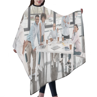 Personality  Woman Providing Business Seminar For Colleagues Hair Cutting Cape