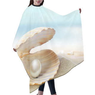 Personality  Shell With A Pearl Hair Cutting Cape