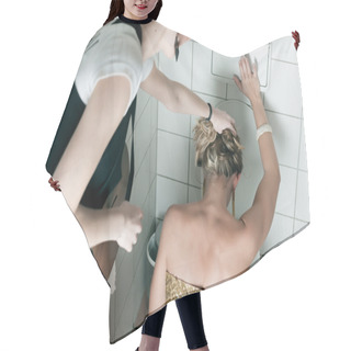 Personality  Woman Throwing Up In The Toilet Hair Cutting Cape
