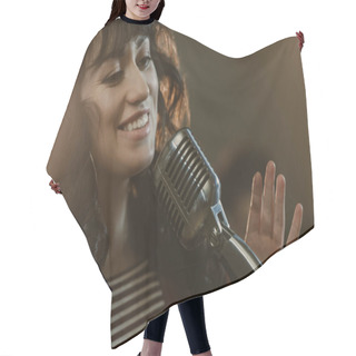 Personality  Attractive Young Female Singer Performing Song And Smiling Hair Cutting Cape