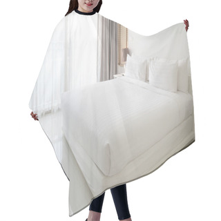Personality  White Bed Sheets And Pillows Hair Cutting Cape