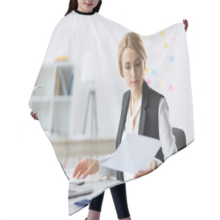 Personality  Businesswoman Using Laptop  Hair Cutting Cape