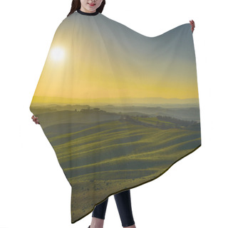 Personality  Tuscany, Sunset Rural Landscape. Rolling Hills And Farmland. Hair Cutting Cape