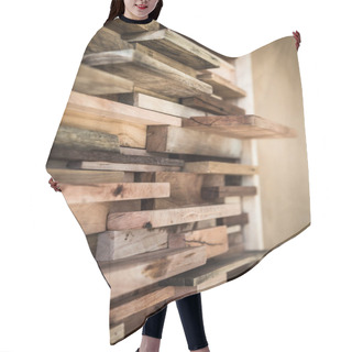 Personality  Pattern Of Wood Decorated Closeup Hair Cutting Cape