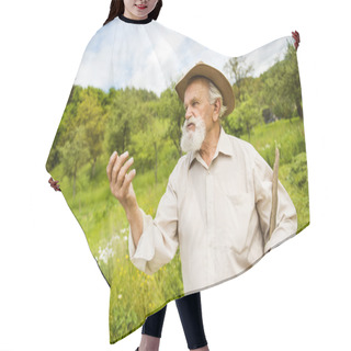 Personality  Old Farmer With Beard Hair Cutting Cape