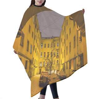 Personality  Urban Courtyard In St Petersburg In Night Snowfall Hair Cutting Cape
