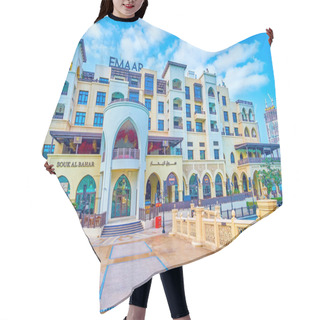 Personality  DUBAI, UAE - MARCH 3, 2020: Al Bahar Souq (market) Is The Modern Shopping Mall In The Heart Of Downtown District And Made In Arabic Style With Traditional Motifs, On March 3 In Dubai Hair Cutting Cape
