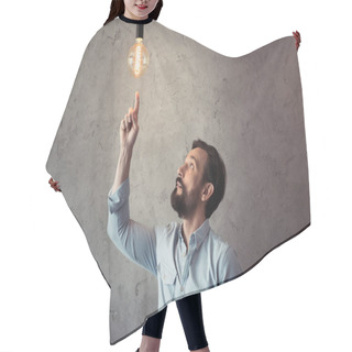 Personality  Man Pointing At Illuminated Light Bulb Hair Cutting Cape