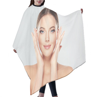 Personality  Woman With Clean Fresh Skin Hair Cutting Cape