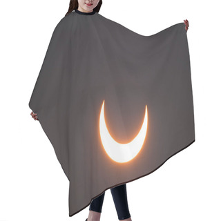 Personality  Solar Eclipse. Eclipse With Ring Of Fire Due To The Moon Coming Between The Earth And The Sun. Solar Eclipse On April 8, 2024. Solar Eclipse Of The Sun On A Cloudy Day. Close-up Hair Cutting Cape