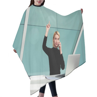 Personality  Businesswoman Talking On Mobile Phone Hair Cutting Cape