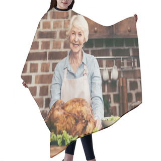 Personality  Woman With Delicious Turkey Hair Cutting Cape