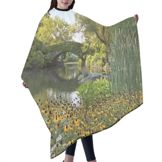 Personality  Stone Bridge And Flowers Hair Cutting Cape
