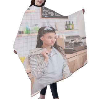 Personality  Barista With Towel On Shoulder Hair Cutting Cape
