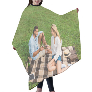 Personality  Couple Clinking Glasses Of Wine On Date Hair Cutting Cape