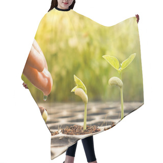 Personality  Hand Watering Young Baby Plants Hair Cutting Cape