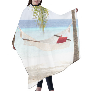 Personality  Empty Hammock Between Palm Trees Hair Cutting Cape