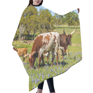 Personality  Texas Cattle Grazing Hair Cutting Cape