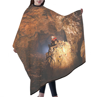 Personality  Giant Cave Hall Hair Cutting Cape