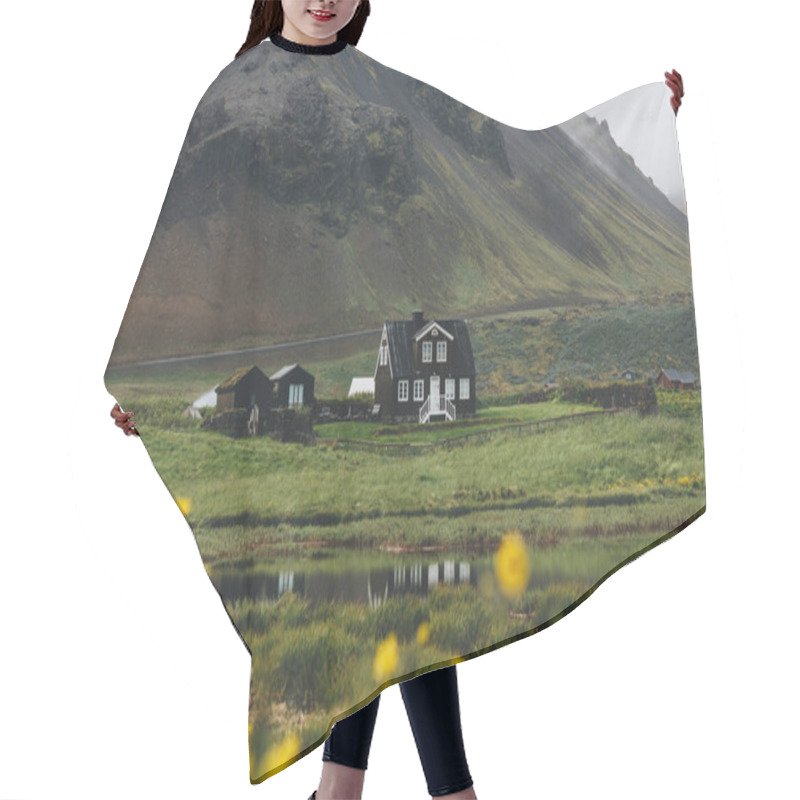 Personality  Village Hair Cutting Cape