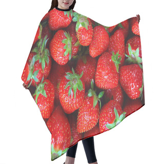 Personality  Fresh Strawberry Background Hair Cutting Cape