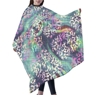 Personality  Blurry Rainbow Glitch Artistic Collage Texture Background. Irregular Bleeding Watercolor Tie Dye Seamless Pattern. Ombre Distorted Boho Batik All Over Print. Variegated Trendy Dripping Wet Effect. Hair Cutting Cape