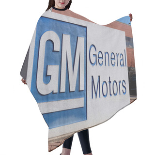 Personality  Marion - Circa March 2019: General Motors Logo And Signage At The Metal Fabricating Division. GM Opened This Plant In 1956 II Hair Cutting Cape