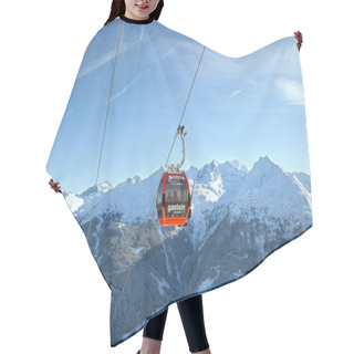 Personality  Cabin Of Cable Car Hair Cutting Cape