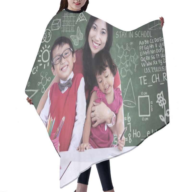 Personality  Happy Family Posing In Class Hair Cutting Cape