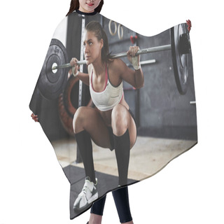 Personality  Sportswoman Performing Shoulder Press  Hair Cutting Cape